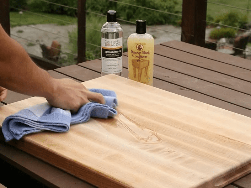 cleaning a cutting board